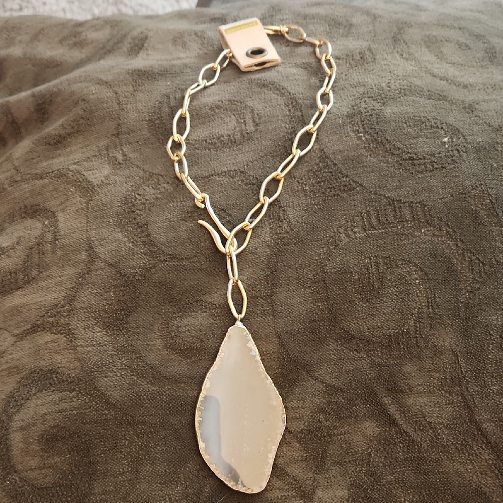 Gold Chain Necklace with Pendant